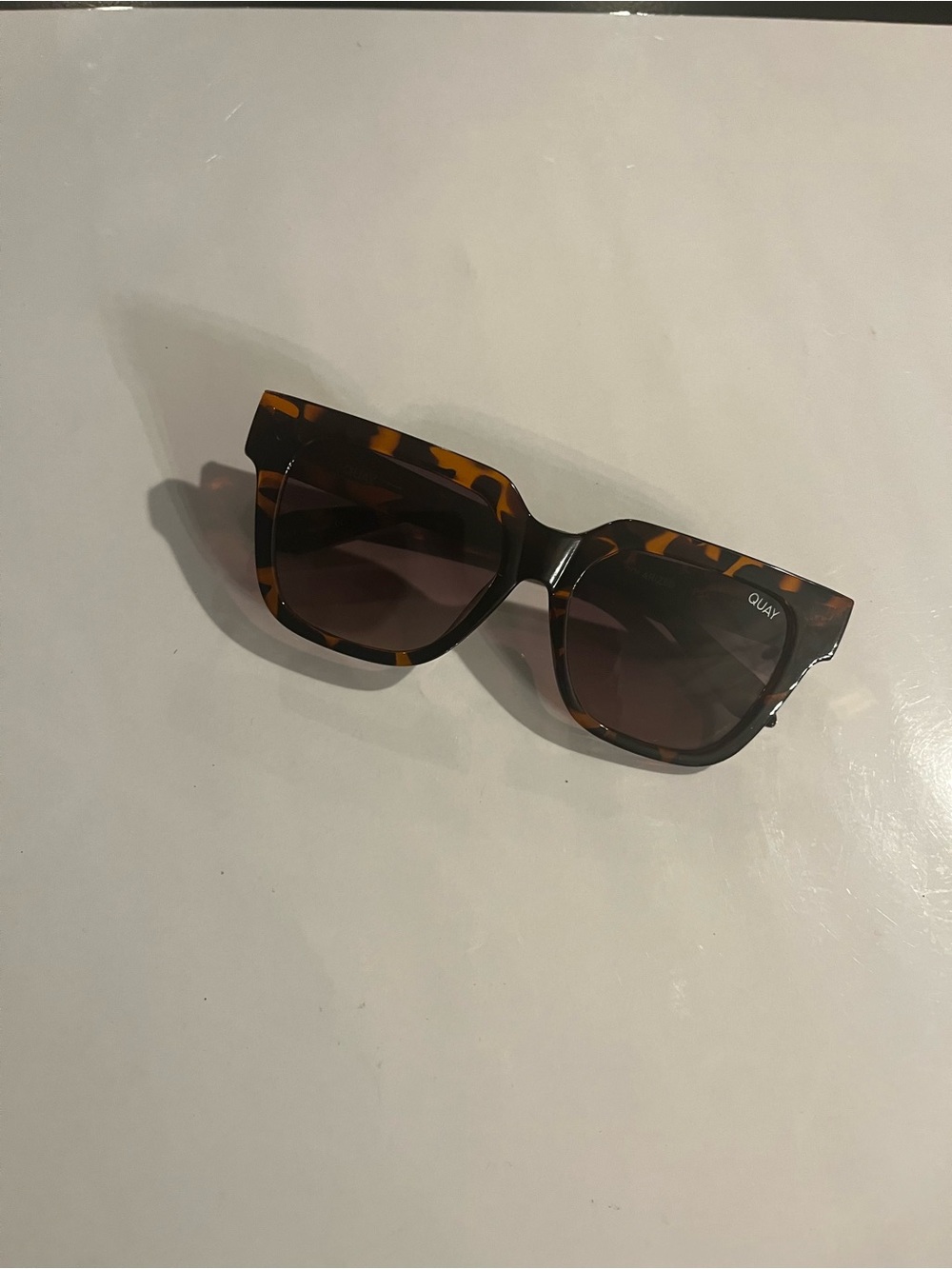 Quay Tortoiseshell Polarized Sunglasses - Brown Frames New No CASE